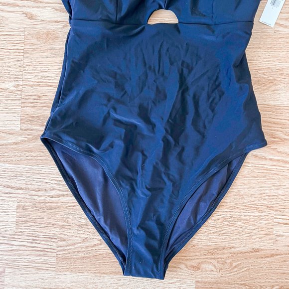 NWT Women's Swimsuit - Old Navy size Large - Picture 5 of 8
